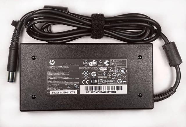 Употребявано оригинално заряднo за HP 120W - букса 7.4x5.0