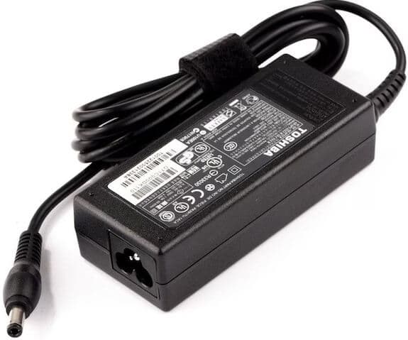 Употребявано оригинално заряднo за Toshiba 65W - букса 5.5X2.5